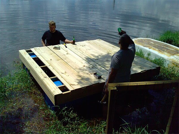 Homemade Pontoon Boat 55 Gal Drums Barrel project photo's - 55